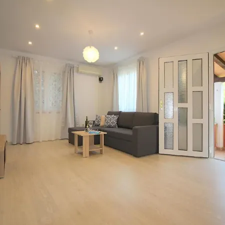 Dom wakacyjny Lavanda4 By Interhome *
